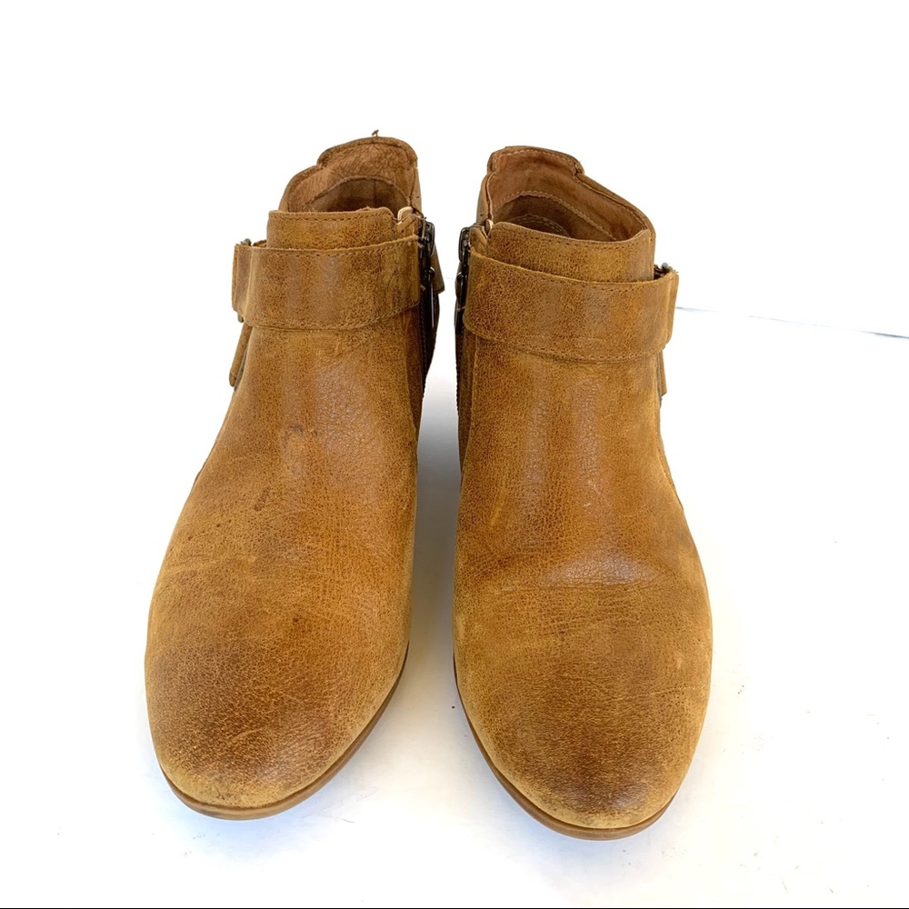 Clark’s Leather Ankle Bootie - Picture 2 of 8
